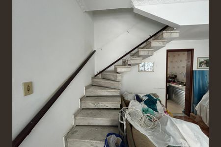 Escada de casa para alugar com 2 quartos, 68m² em Lins de Vasconcelos, Rio de Janeiro