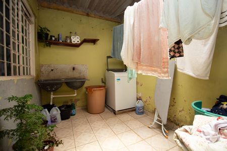 Casa à venda com 195m², 2 quartos e 2 vagas Casa à venda com 195m², 2 quartos e 2 vagasCozinha e Área de Serviço