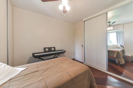 Apartamento à venda com 96m², 3 quartos e 2 vagasQuarto 2