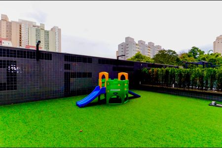 Apartamento à venda com 80m², 3 quartos e 4 vagasÁrea comum - Playground
