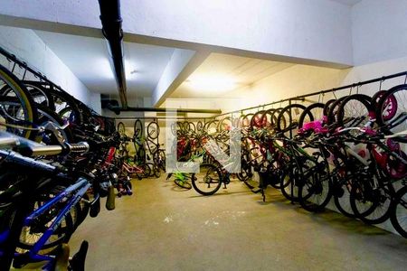 Apartamento à venda com 80m², 3 quartos e 4 vagasBicicletário 