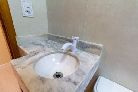 Casa à venda com 109m², 2 quartos e 1 vagaBanheiro 1