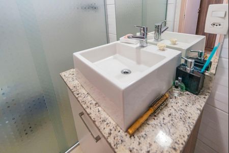 Apartamento à venda com 72m², 2 quartos e 2 vagas Apartamento à venda com 72m², 2 quartos e 2 vagasBanheiro