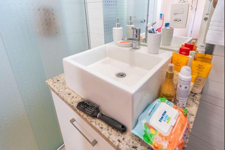 Apartamento à venda com 72m², 2 quartos e 2 vagas Apartamento à venda com 72m², 2 quartos e 2 vagasBanheiro do Quarto 2