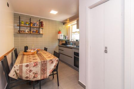 Apartamento à venda com 90m², 3 quartos e sem vagaCozinha e Área de Serviço