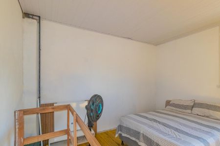 Quarto  de casa para alugar com 1 quarto, 40m² em Guajuviras, Canoas
