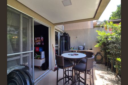 Apartamento à venda com 89m², 2 quartos e 2 vagas Apartamento à venda com 89m², 2 quartos e 2 vagasVaranda