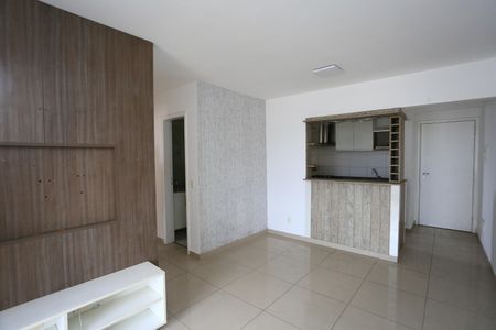 Sala  de apartamento para alugar com 3 quartos, 72m² em Jardim Maria Rosa, Taboão da Serra