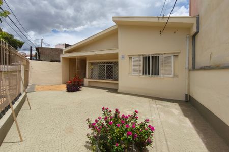 Casa à venda com 148m², 2 quartos e 2 vagasQuintal - Garagem