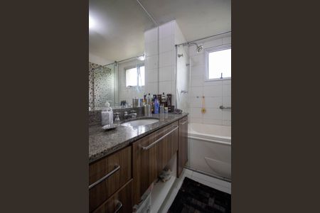 Apartamento à venda com 190m², 3 quartos e 3 vagasBanheiro Suíte 2