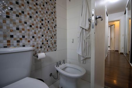 Apartamento à venda com 190m², 3 quartos e 3 vagasBanheiro da Suíte 2