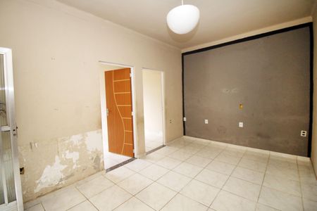 Sala de casa para alugar com 2 quartos, 65m² em Cordovil, Rio de Janeiro