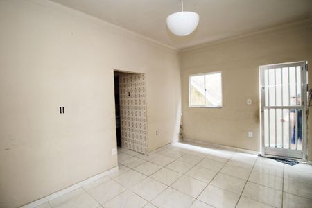 Sala de casa para alugar com 2 quartos, 65m² em Cordovil, Rio de Janeiro