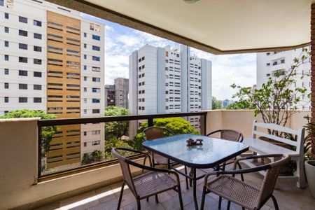 Apartamento para alugar com 280m², 4 quartos e 4 vagas