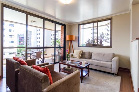 Apartamento para alugar com 280m², 4 quartos e 4 vagas