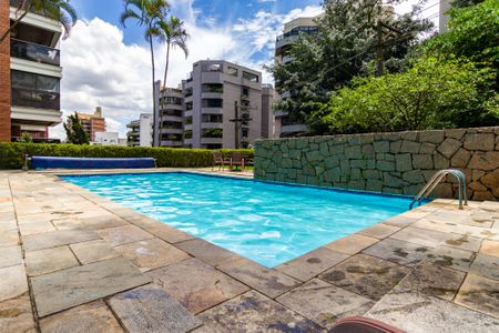 Apartamento para alugar com 280m², 4 quartos e 4 vagas