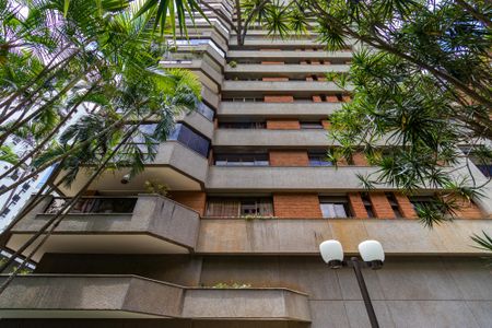 Apartamento para alugar com 280m², 4 quartos e 4 vagas