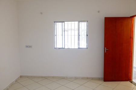 Casa para alugar com 80m², 3 quartos e 2 vagassala