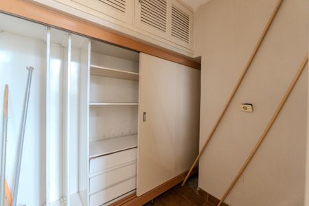 Apartamento para alugar com 130m², 4 quartos e 1 vagaQuarto de Serviço