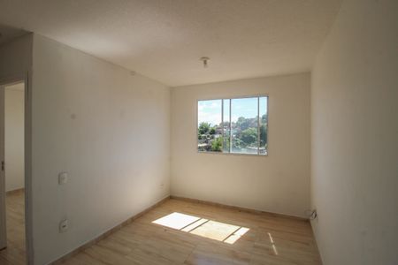 Sala de apartamento para alugar com 2 quartos, 38m² em Cerâmica, Nova Iguaçu