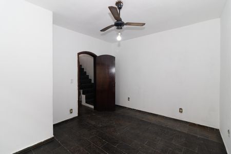 Casa para alugar com 200m², 3 quartos e 1 vaga Casa para alugar com 200m², 3 quartos e 1 vagaQuarto 2