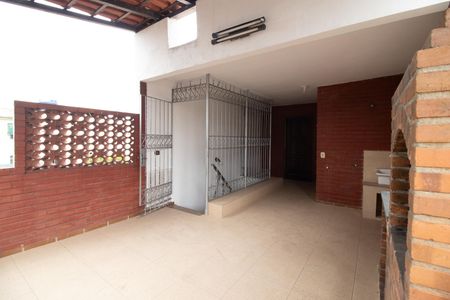 Casa para alugar com 200m², 3 quartos e 1 vaga Casa para alugar com 200m², 3 quartos e 1 vagaTerraço e Área de Serviço