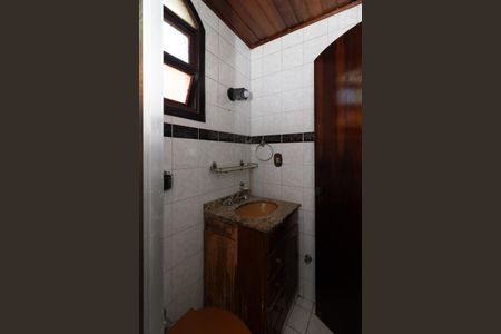 Casa para alugar com 200m², 3 quartos e 1 vaga Casa para alugar com 200m², 3 quartos e 1 vagaBanheiro 2