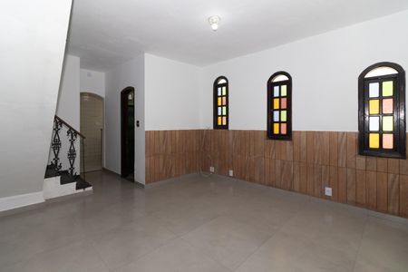 Casa para alugar com 200m², 3 quartos e 1 vaga Casa para alugar com 200m², 3 quartos e 1 vagaSala