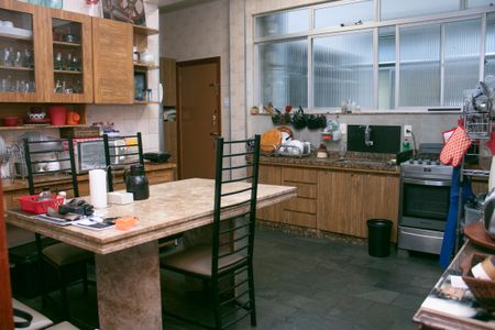 Apartamento à venda com 150m², 3 quartos e 1 vaga Apartamento à venda com 150m², 3 quartos e 1 vagaCozinha