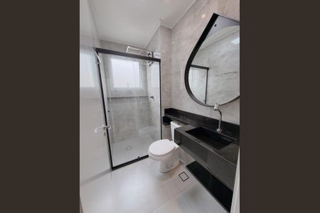 Banheiro de apartamento à venda com 2 quartos, 51m² em Centro, Barueri