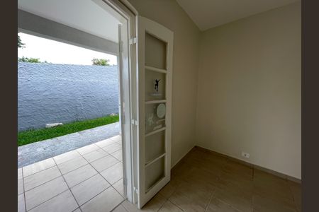 Casa de condomínio para alugar com 600m², 3 quartos e 4 vagasQuarto 2