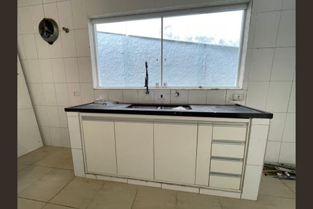 Casa de condomínio para alugar com 600m², 3 quartos e 4 vagasCozinha