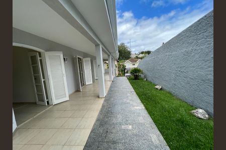 Casa de condomínio para alugar com 600m², 3 quartos e 4 vagasQuintal