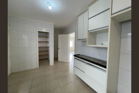 Casa de condomínio para alugar com 600m², 3 quartos e 4 vagasCozinha