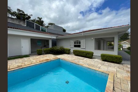 Casa de condomínio para alugar com 600m², 3 quartos e 4 vagasPiscina