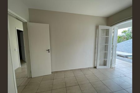 Casa de condomínio para alugar com 600m², 3 quartos e 4 vagasQuarto 1