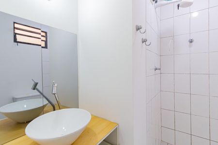 Banheiro de kitnet/studio à venda com 1 quarto, 25m² em Santo Amaro, São Paulo