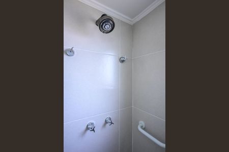 Apartamento à venda com 140m², 4 quartos e 3 vagasChuveiro do Banheiro da Suíte 2