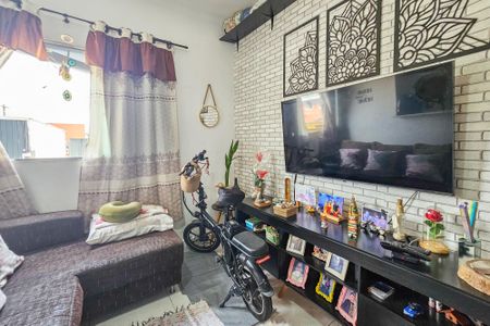 Sala de apartamento para alugar com 1 quarto, 35m² em Jardim Helena Maria, Guarujá
