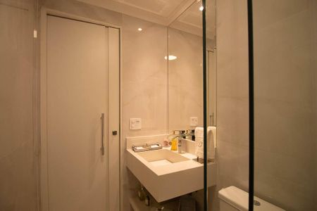 Apartamento à venda com 82m², 1 quarto e 2 vagas Apartamento à venda com 82m², 1 quarto e 2 vagasBanheiro 2