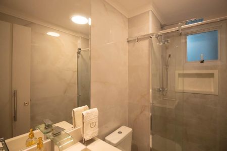 Apartamento à venda com 82m², 1 quarto e 2 vagas Apartamento à venda com 82m², 1 quarto e 2 vagasBanheiro 2