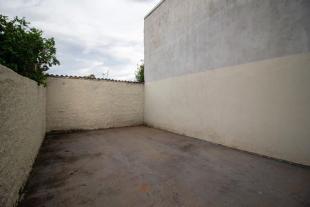 Casa para alugar com 112m², 2 quartos e 2 vagasQuintal 