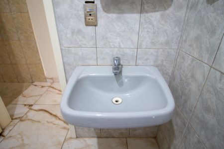 Casa para alugar com 112m², 2 quartos e 2 vagasBanheiro 
