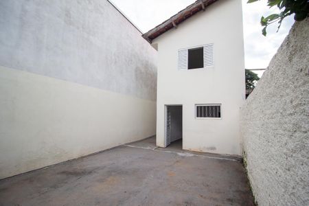 Casa para alugar com 112m², 2 quartos e 2 vagasQuintal 