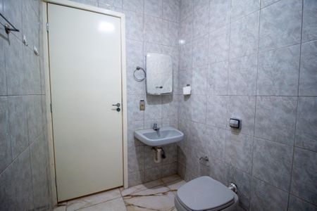 Casa para alugar com 112m², 2 quartos e 2 vagasBanheiro 