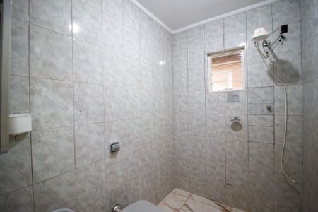 Casa para alugar com 112m², 2 quartos e 2 vagasBanheiro 