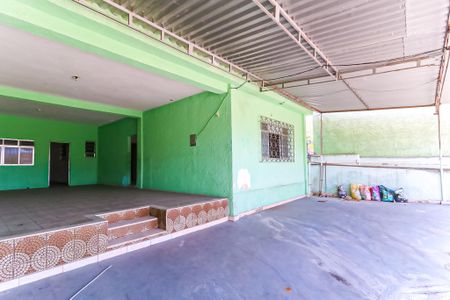 Casa à venda com 600m², 2 quartos e 4 vagasEntrada