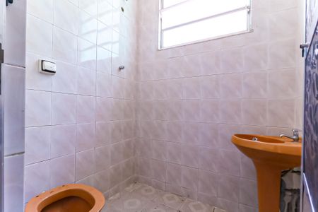 Casa à venda com 600m², 2 quartos e 4 vagasBanheiro da Suíte 2