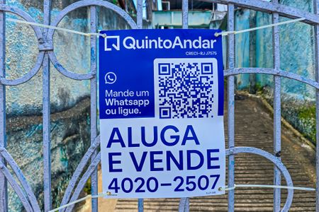 Casa à venda com 600m², 2 quartos e 4 vagasFachada com placa