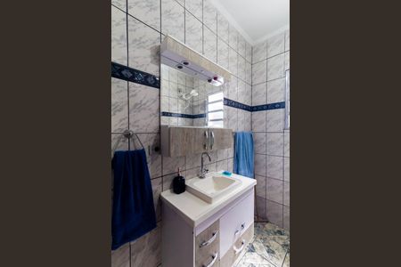 Banheiro de casa à venda com 2 quartos, 105m² em Jardim Cotiana, São Paulo